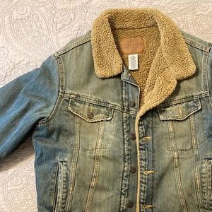Old navy  gender neutral M distressed lined Jean jacket with button closure